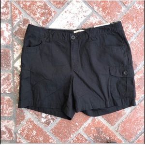 Natural Reflections black cargo shorts